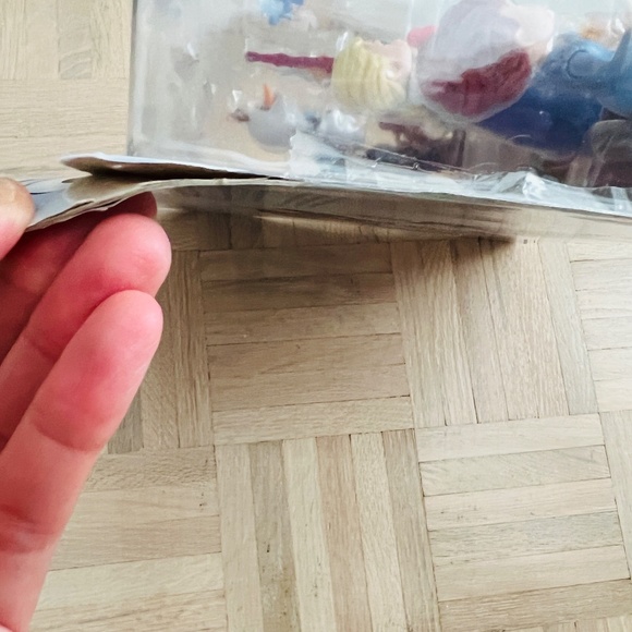 Hasbro - Disney's Olaf's Frozen Adventure Figures, Brand New and Sealed in Box - Picture 4 of 5